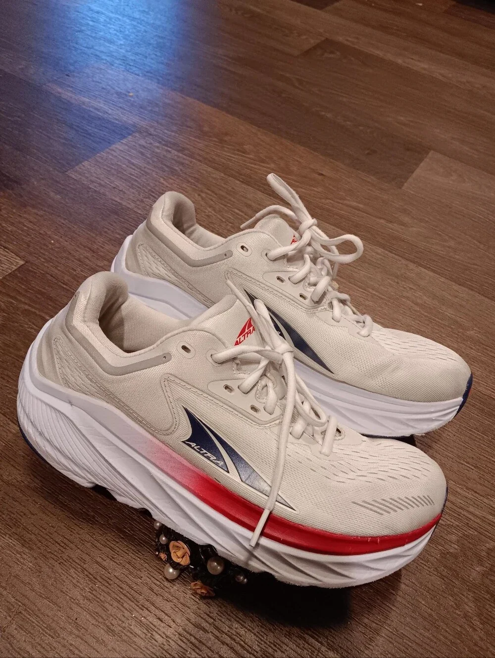 Altra Via Olympus Womens Size 9 Wide Running Shoes Off White Foot Shape